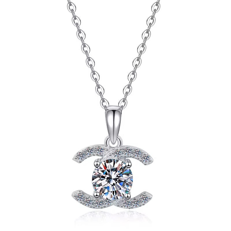 Women’s Concave Moissanite Pendant Necklace