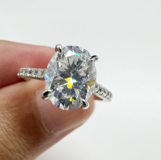 The 2 Ct Everleigh Oval Ring