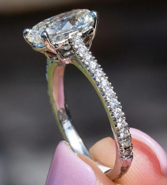 The 2 Ct Everleigh Oval Ring