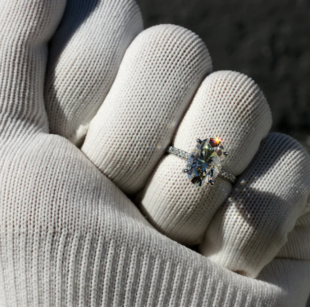 The 2 Ct Everleigh Oval Ring
