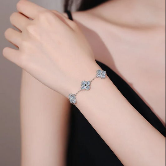 Isolde Moissanite Bloom Bracelet