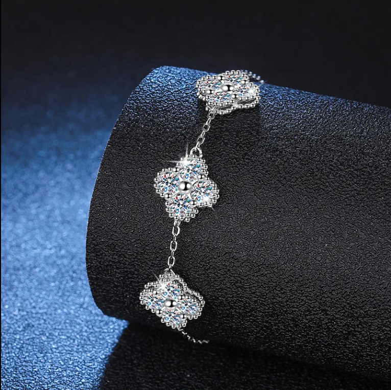 Isolde Moissanite Bloom Bracelet