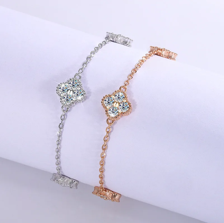 Élodie Moissanite Clover Bracelet