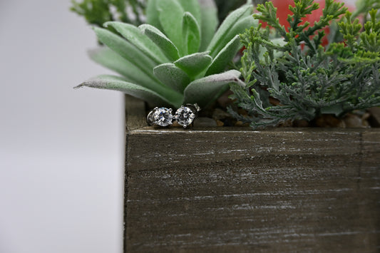 Heart & Arrow Cut Moissanite Studs (1 CTTW)