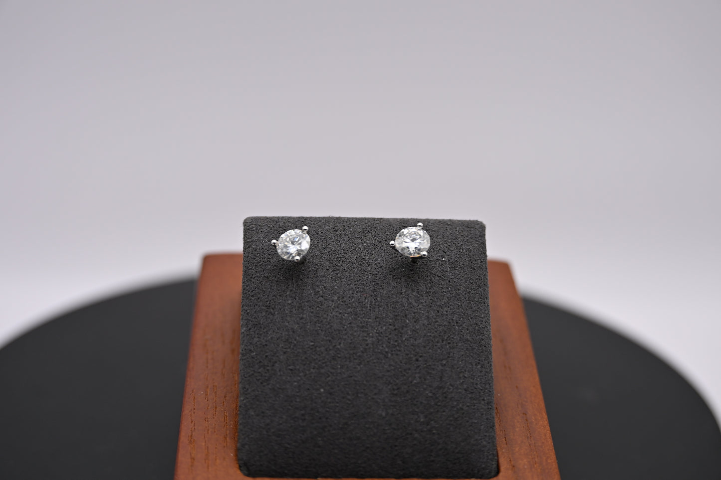 Éclat Trio Cocktail Moissanite Stud Earrings (1 CTTW)